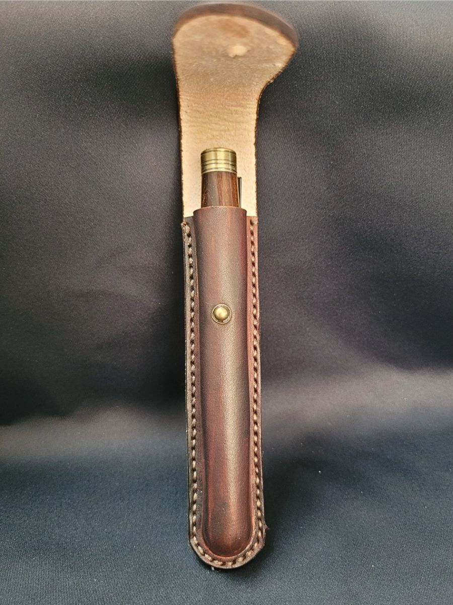 étui de protection artisanal en cuir véritable marron