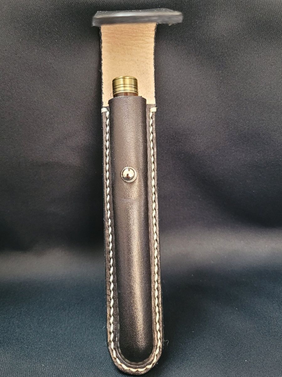 étui de protection cuir noir artisanal