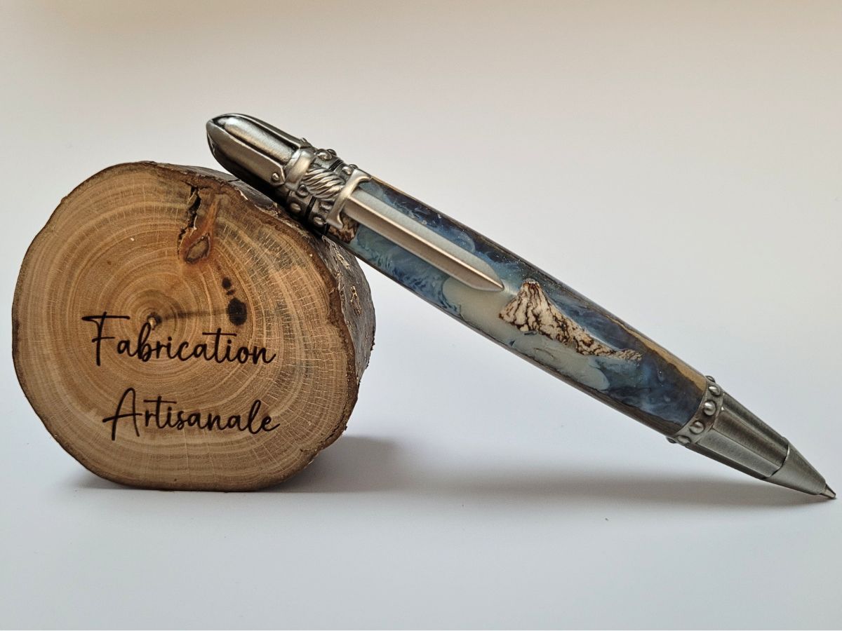 stylo hybride résine et bois type parker bleu et blanc style médiéval