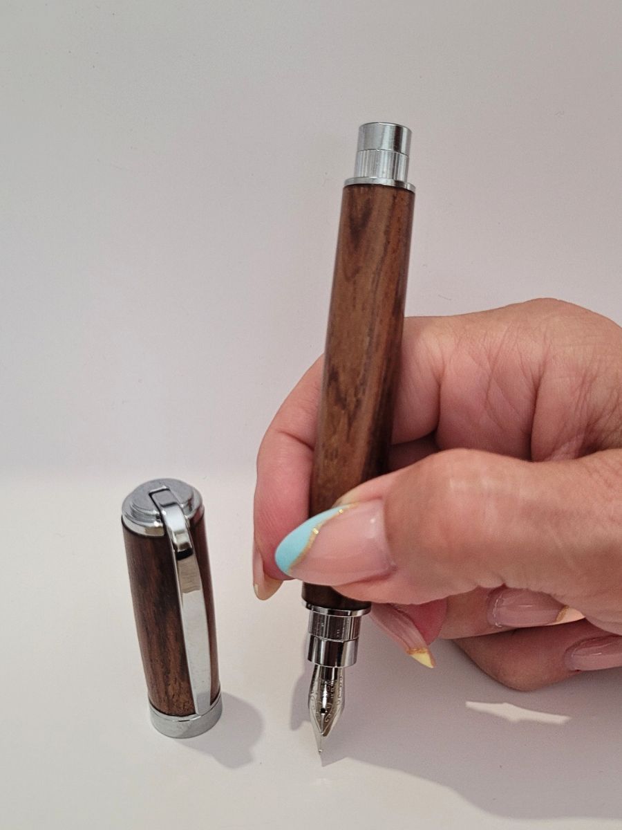 stylo plume iridium magnétique chromé en cerisier