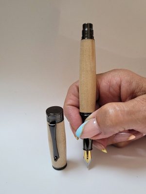 stylo plume en bois de charme placage noir