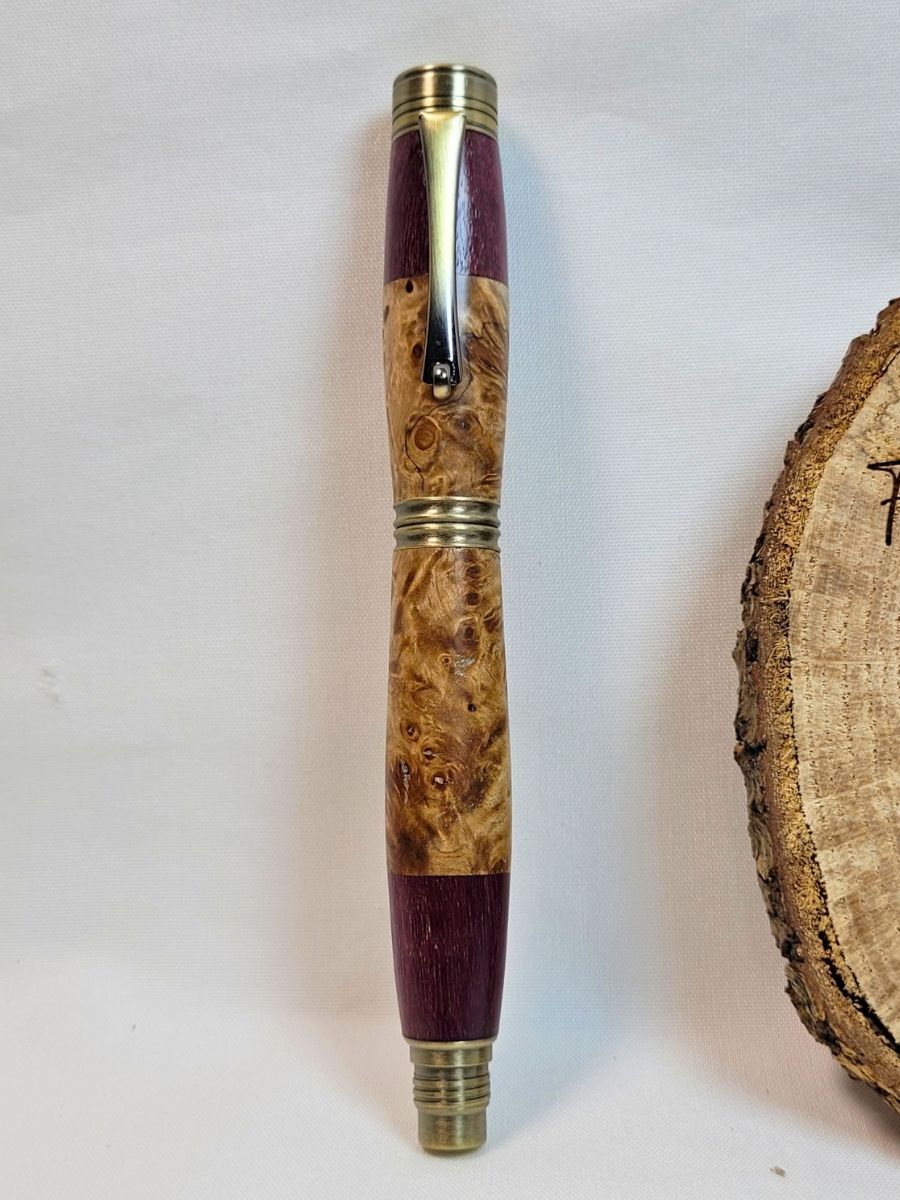 Stylo roller artisanal en bois d'amarante et loupe de bouleau fabrication française