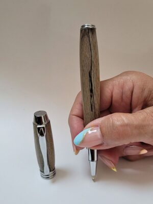 Roller artisanal en hêtre échauffé stabilisé tenu en main avec clip chromé élégant