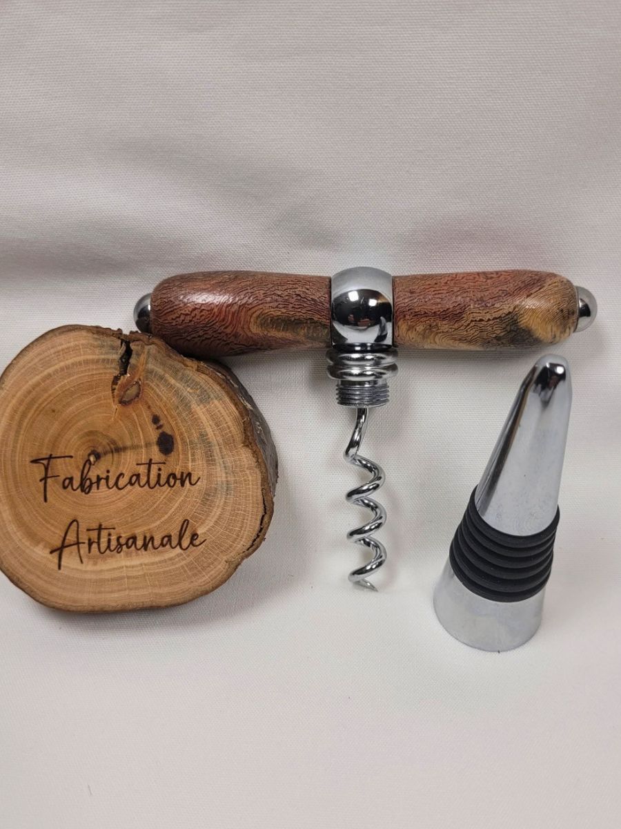 Tire-bouchon artisanal en bois d'amourette de Guyane avec bouchon chromé et bagues d'étanchéité